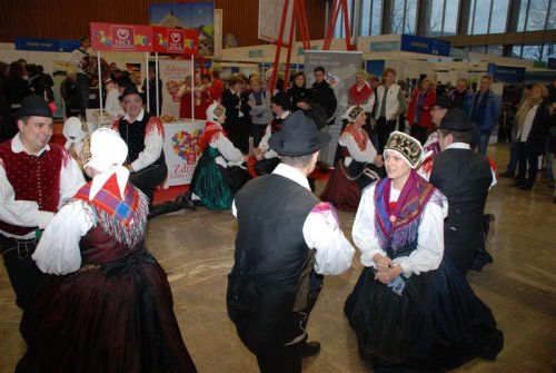 Lepo se podajo v plesu
